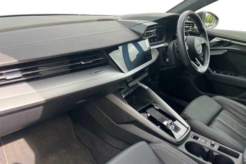 Audi A3 35 Tfsi S Line S Tronic DE70MJF Black #2