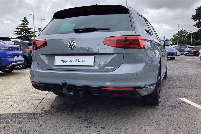 Volkswagen Passat 2.0 Tdi Evo Se Nav Estate Euro 6 Red #20
