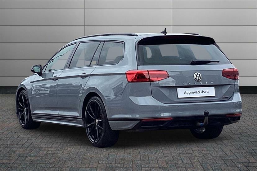 Volkswagen Passat 2.0 Tdi Evo Se Nav Estate Euro 6 Red #3