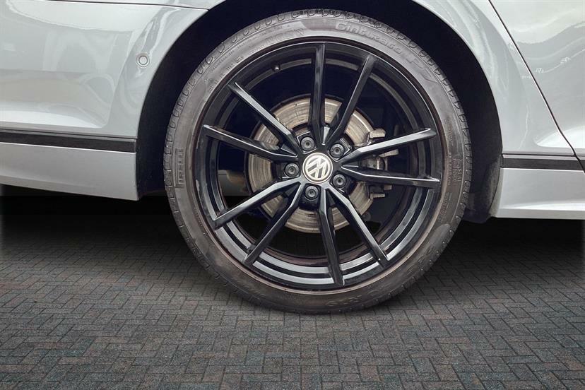 Volkswagen Passat 2.0 Tdi Evo Se Nav Estate Euro 6 Red #5
