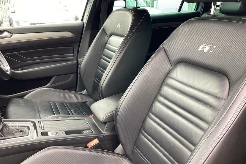Volkswagen Passat 2.0 Tdi Evo Se Nav Estate Euro 6 Red #22
