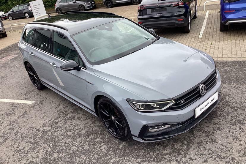 Volkswagen Passat 2.0 Tdi Evo Se Nav Estate Euro 6 Red #18