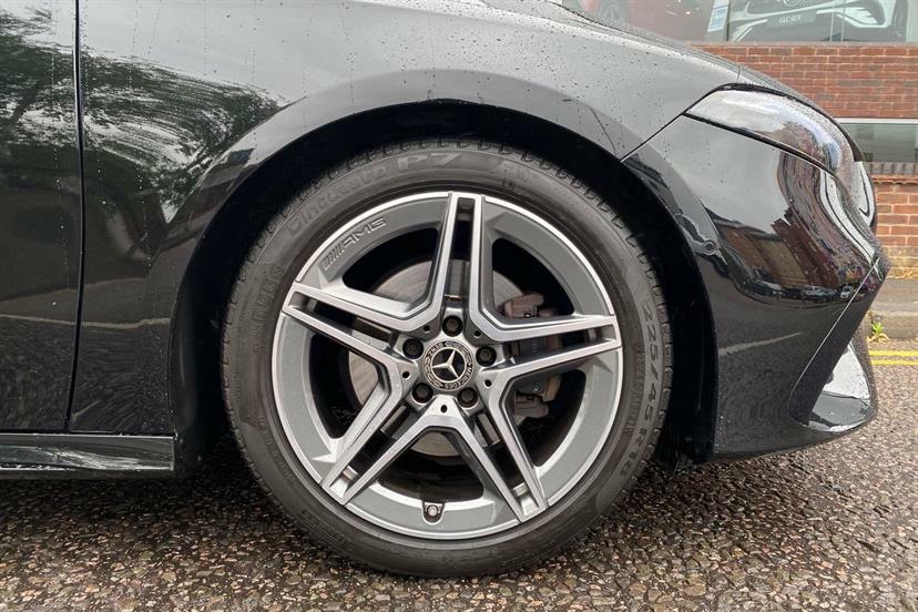 Mercedes-Benz A Class A200d Amg Line Executive Black #4