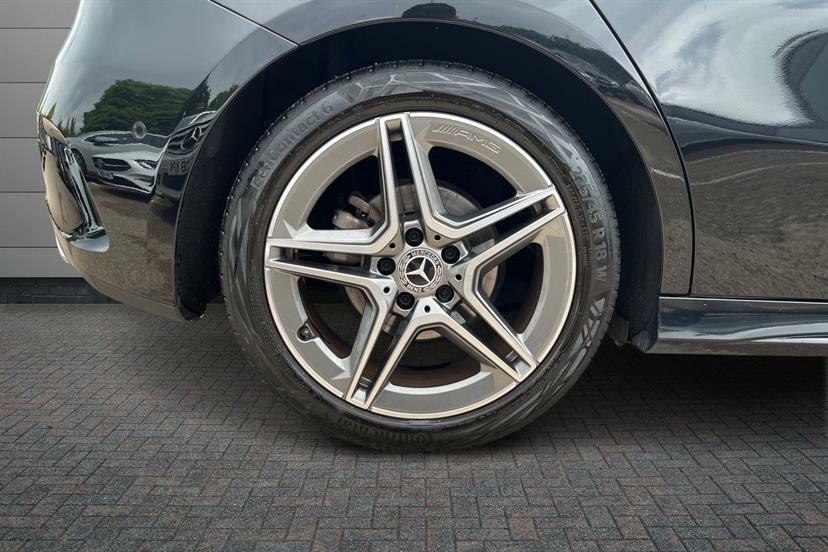 Mercedes-Benz A Class A180 Amg Line Premium KW23DXK Black #4