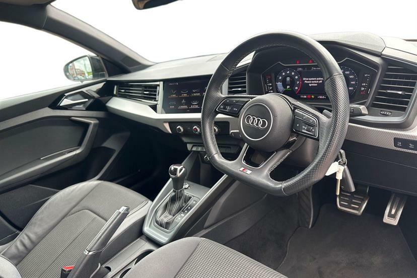 Audi A1 30 Tfsi 110 Black Edition S Tronic MM23UFL White #6