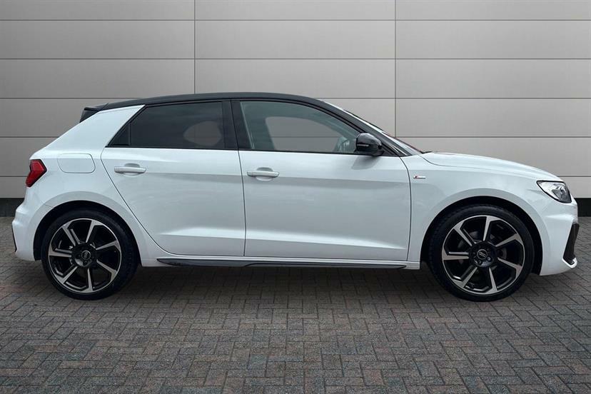 Audi A1 30 Tfsi 110 Black Edition S Tronic MM23UFL White #4