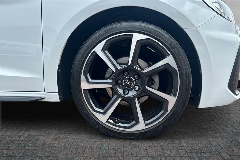Audi A1 30 Tfsi 110 Black Edition S Tronic MM23UFL White #5