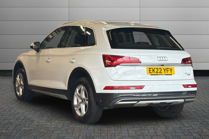 Audi Q5 2.0 Tdi 40 Sport Suv S Tronic Quattro EK22YFY White #3