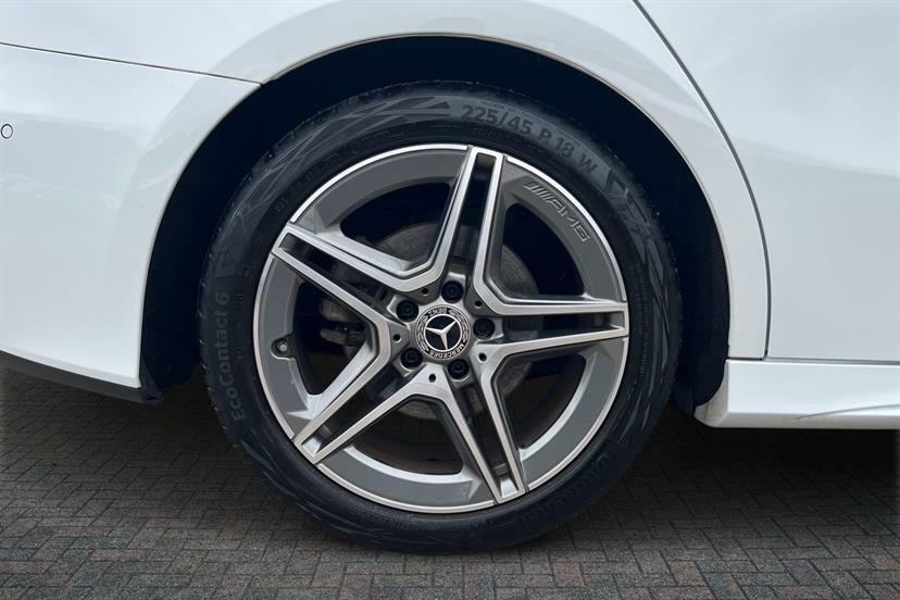 Mercedes-Benz A Class A200 Amg Line Executive White #4