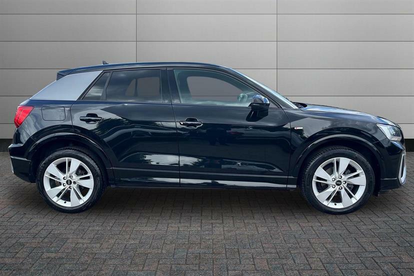 Audi Q2 35 Tfsi S Line S Tronic Cs RF24GKP Black #4