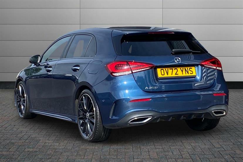 Mercedes-Benz A Class A200 Amg Line Premium Plus Night Edition Blue #2