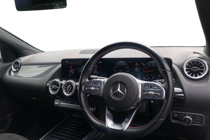 Mercedes-Benz GLA Class 200 Amg Line Premium KN23WWX White #5