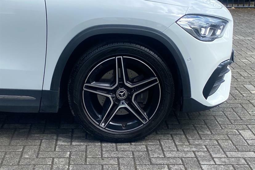Mercedes-Benz GLA Class 200 Amg Line Premium KN23WWX White #4