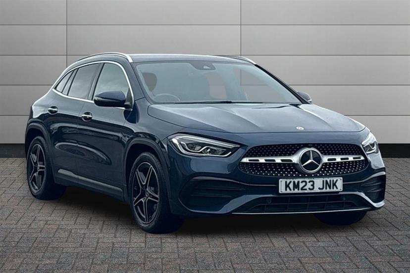 Mercedes-Benz GLA Class 200 Amg Line Premium Blue