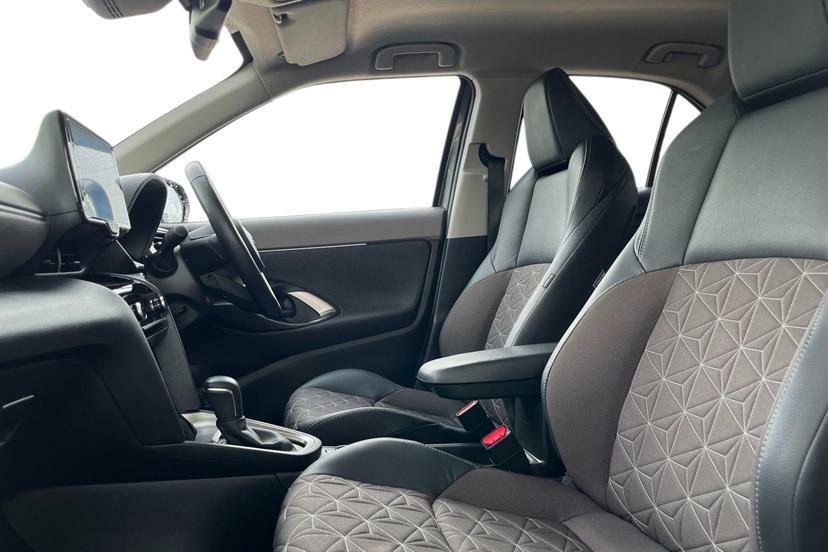 Toyota Yaris Cross 1.5 Hybrid Excel Awd Cvt Grey