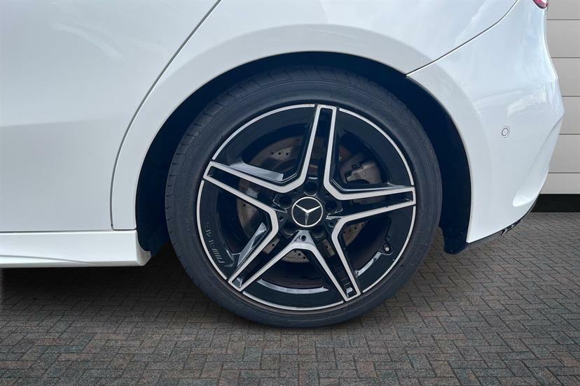 Mercedes-Benz A Class A35 4Matic Premium Plus White #4