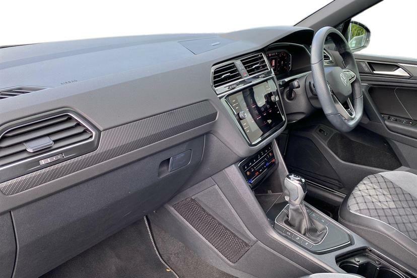 Volkswagen Tiguan 1.5 Tsi 150 R-line Dsg WO22DXU Black #2
