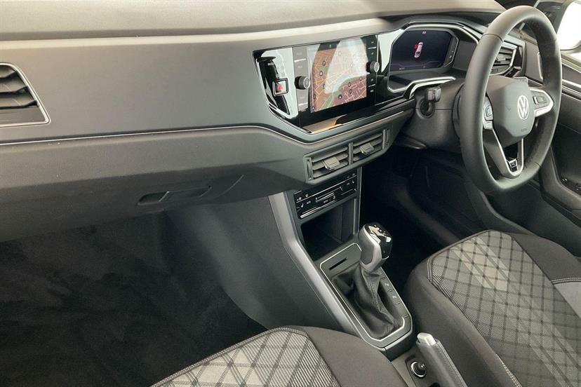 Volkswagen Taigo 1.5 Tsi 150 Black Edition Dsg AO26UYT White #2