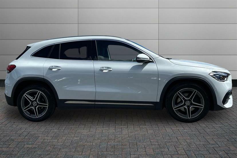 Mercedes-Benz GLA Class 200 Amg Line Premium Plus White #3