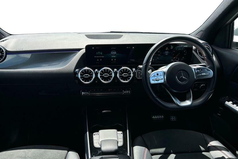 Mercedes-Benz GLA Class 200 Amg Line Premium Plus White #5