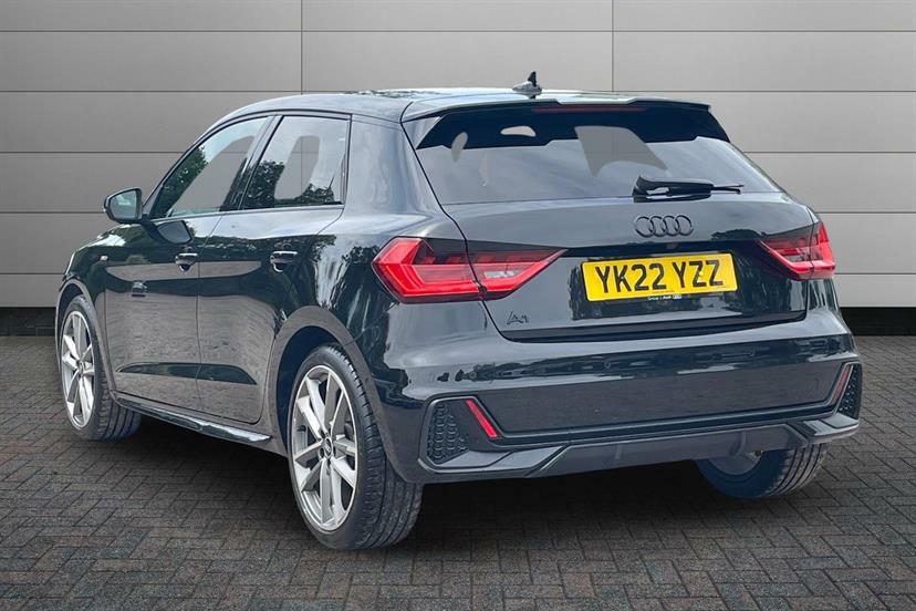 Audi A1 35 Tfsi Vorsprung S Tronic YK22YZZ Black #2
