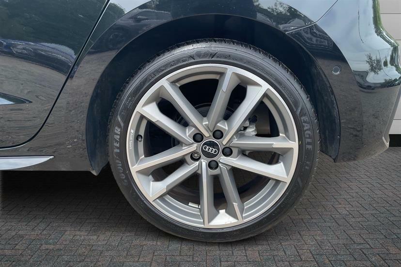 Audi A1 35 Tfsi Vorsprung S Tronic YK22YZZ Black #3