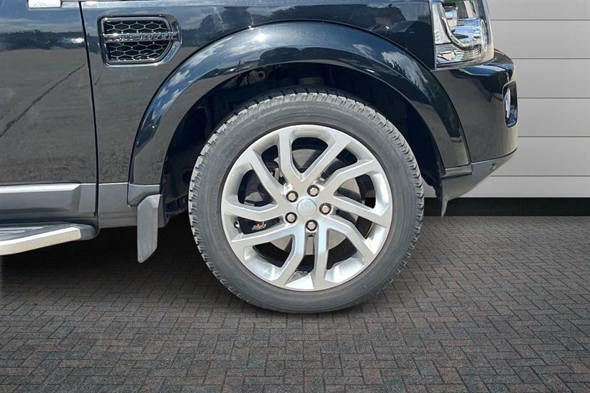 Land Rover Discovery 3.0 Sdv6 Landmark Black #4