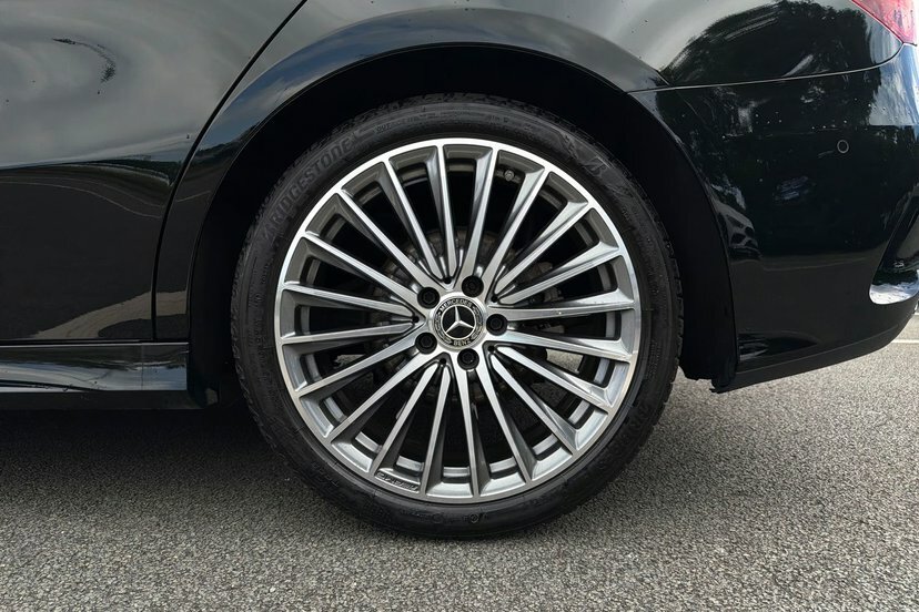 Mercedes-Benz A Class A180 Amg Line Premium KS25UMO Black #4