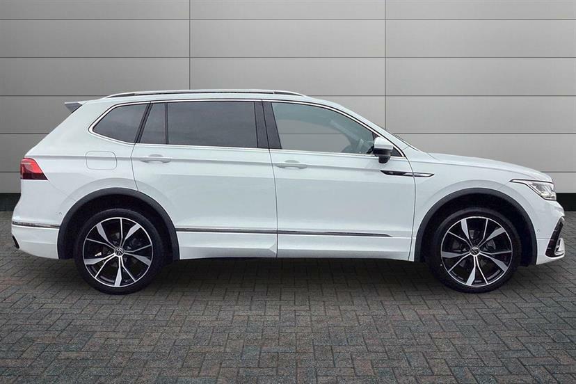 Volkswagen Tiguan Allspace 1.5 Tsi R-line Dsg White #4