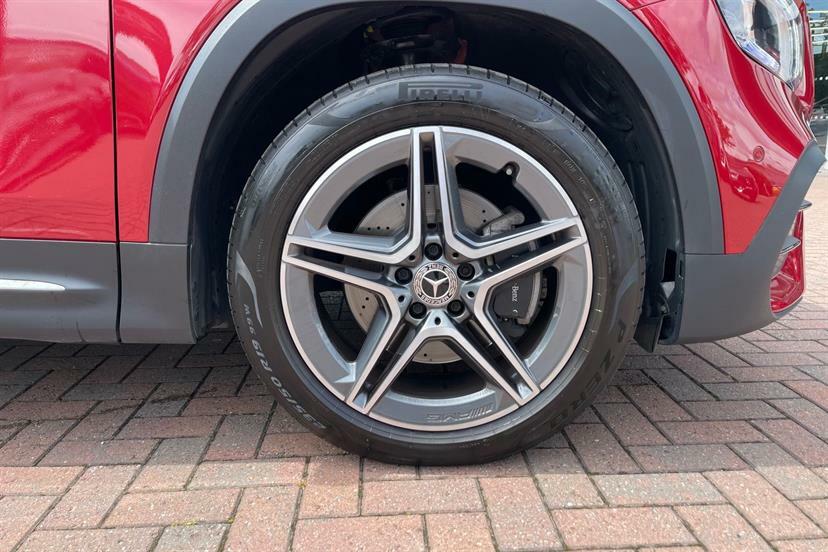 Mercedes-Benz GLB Class 200 Amg Line Premium 7G-tronic FH22MLK Red #4