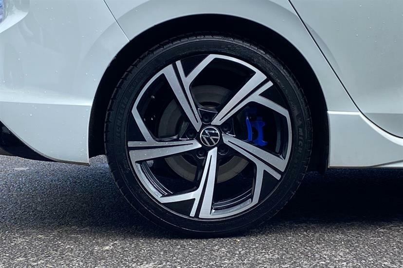 Volkswagen Golf 2.0 Tsi 320 R 4Motion Dsg MK21YRU White #5
