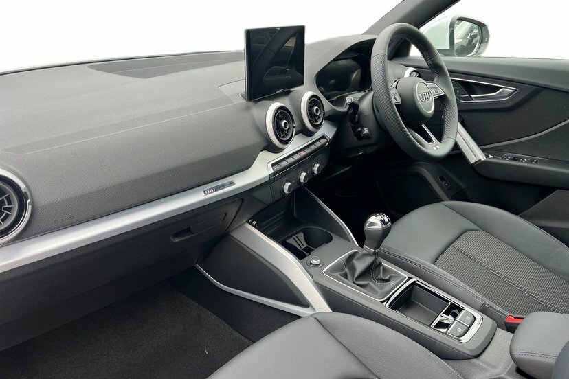 Audi Q2 1.5 Tfsi Cod 35 S Line Suv 150 White #2