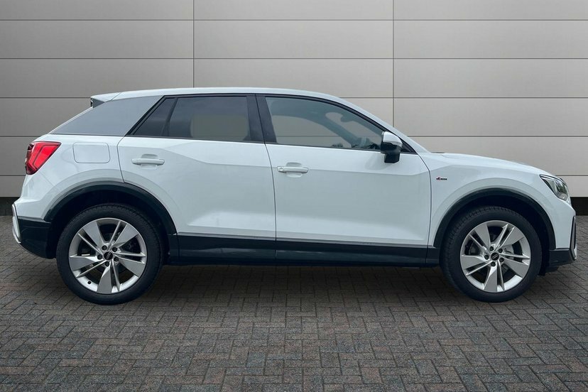 Audi Q2 1.5 Tfsi Cod 35 S Line Suv 150 White #4