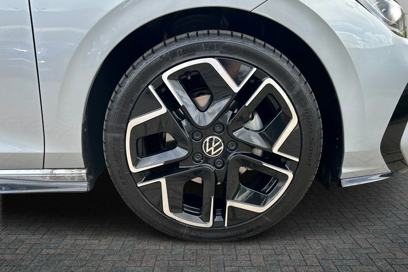 Volkswagen Golf 1.5 Etsi Mhev R-line Hatchback Hybrid D EN75AOV Silver #5