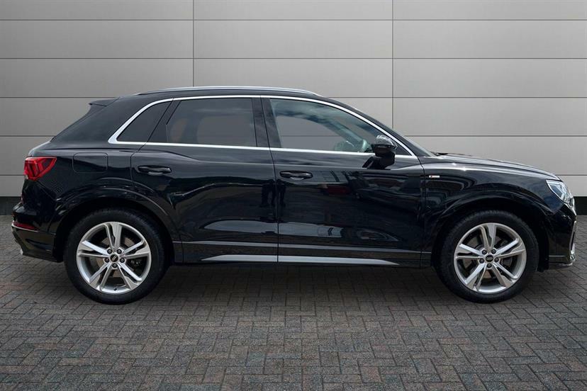 Audi Q3 40 Tfsi Quattro S Line S Tronic Cs Pack Black #4