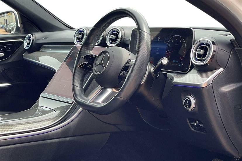 Mercedes-Benz C Class C300 Amg Line Premium 9G-tronic White #4