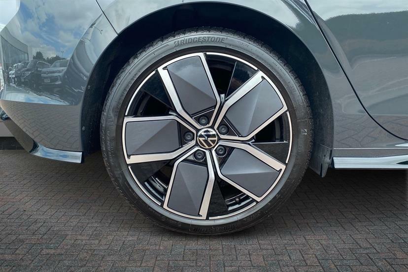 Volkswagen Golf 1.5 Etsi 150 Black Edition Dsg MT75KJU Grey #5