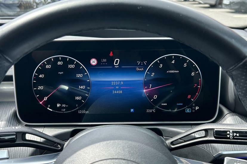 Mercedes-Benz C Class C200 Amg Line Premium Plus 9G-tronic Black #4
