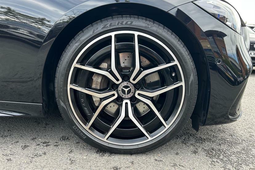 Mercedes-Benz C Class C200 Amg Line Premium Plus 9G-tronic Black #2