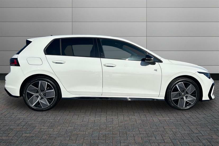 Volkswagen Golf 2.0 Tdi 150 Black Edition Dsg EY26ORJ White #4