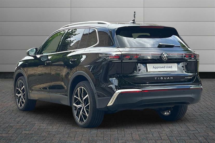Volkswagen Tiguan 1.5 Tsi Ehybrid Elegance Dsg EA74OKV Black #3