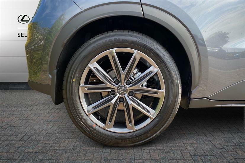 Lexus LBX 1.5 Premium Plus E-cvt Grey #5