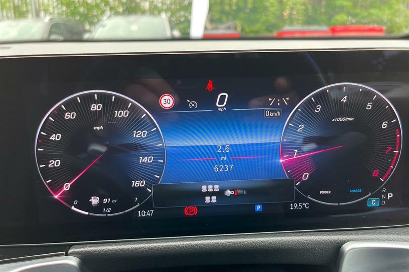 Mercedes-Benz GLB Class 200 Amg Line Executive 7G-tronic KP75GOX White #6