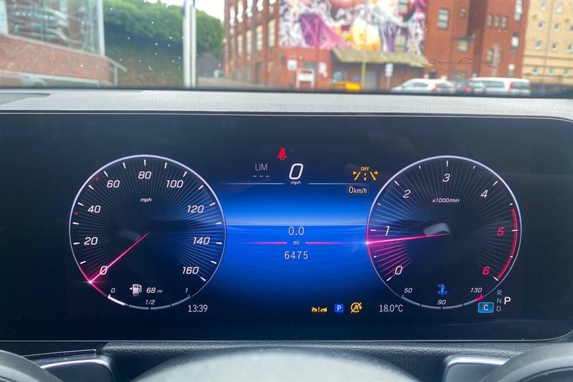 Mercedes-Benz GLB Class 200D Amg Line Executive 8G-tronic Silver #4