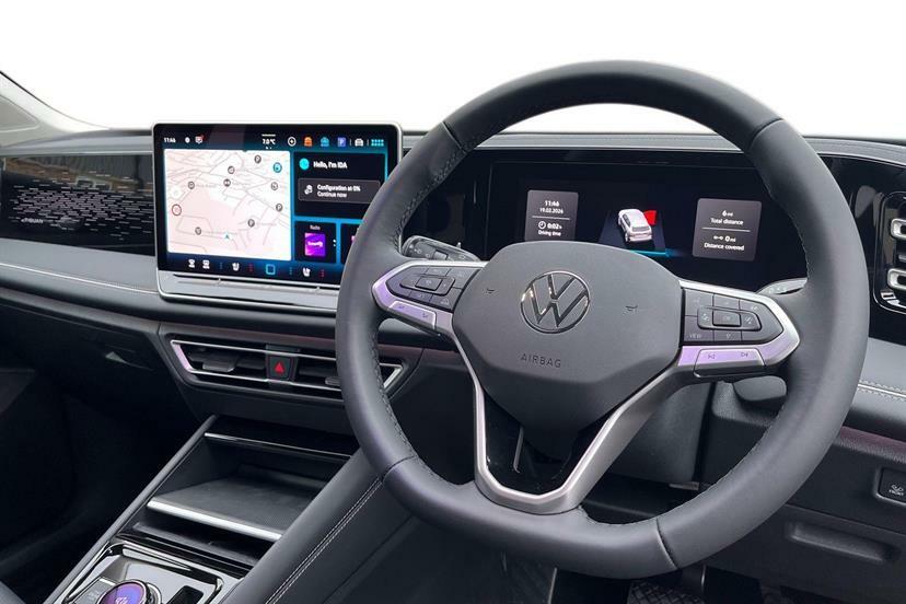 Volkswagen Tiguan 1.5 Etsi 150 Elegance Dsg LX26TXL Black #6