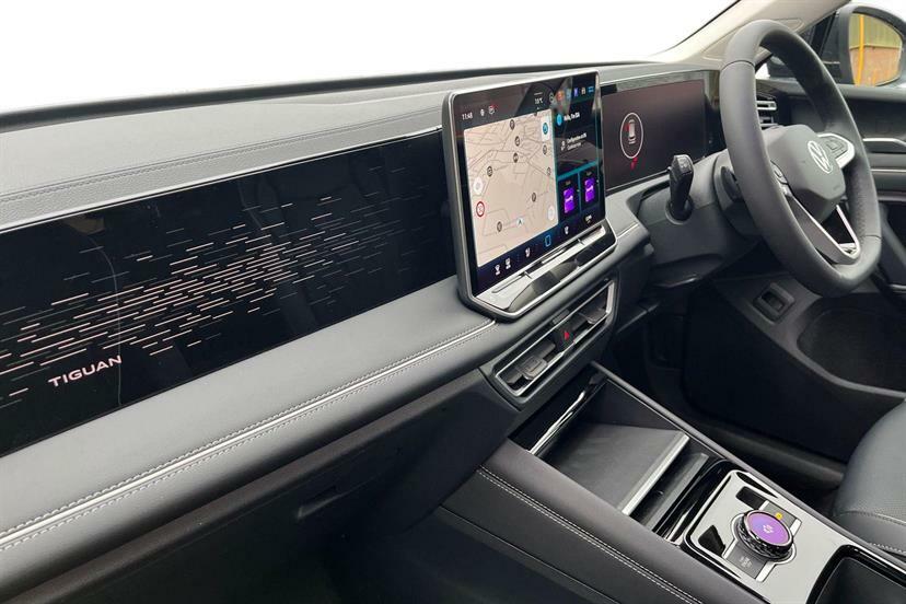Volkswagen Tiguan 1.5 Etsi 150 Elegance Dsg LX26TXL Black #2