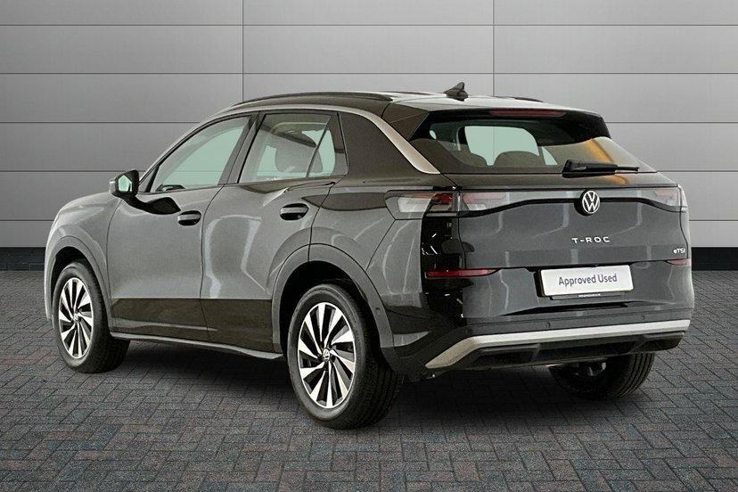 Volkswagen T-Roc 1.5 Etsi Mhev Life Suv Hybrid Dsg 150 AO26PPU Black #3