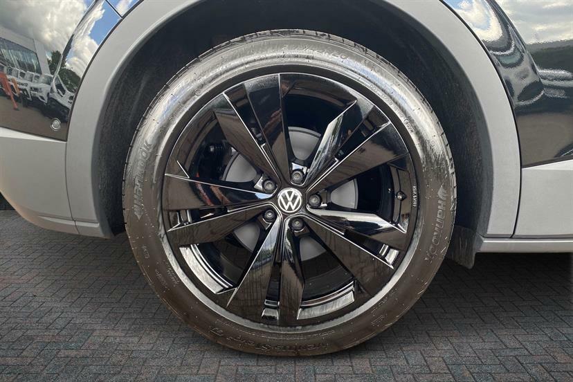 Volkswagen ID.4 210Kw Black Edition Pro 77Kwh MM26EWW Black #5