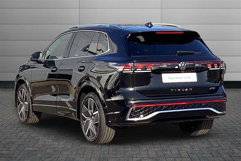 Volkswagen Tiguan 1.5 Etsi 150 R-line Dsg EY26VGO Black #3