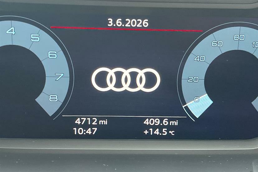 Audi Q3 35 Tfsi Black Edition S Tronic Tech Pack LS75VDT Blue #6